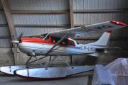 Så tar jeg bilde av den siste som står her, det er en Cessna U206E Skywagon fra 1971 som Flying Sales eier