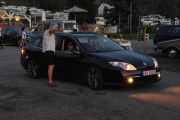 Men vi gir oss ikke der, her kommer det en Renault Laguna stasjonsvogn fra 2009. Det er heftige motorer i disse Laguna-ne her