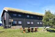 Så Lifjellstua er en 60 år gammel fjellstue på toppen av Lifjell, da vet vi det