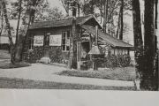 Her ser vi Louis Renault sitt første verksted hvor den første bilen ble laget, en Renault Voiturette i 1898
