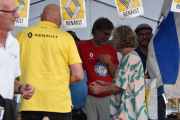 Han ene finnen har jo til og med en norsk t-skjorte på seg med Norges Ishockey Forbund 1934