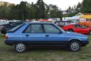 Søndagsmorgen, klokken er ikke 07.00 en gang og jeg har gått en lang tur. Den finske Renault 11 GTS er fra 1983 til 1987 og som er den første modellen som kom