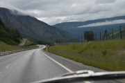 Tror jeg gir opp en del av disse bruene her, men det er like før vi skal kjøre igjennom en tunnel