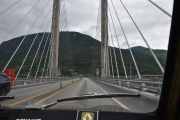 Lågen bru som fører oss over Gudbrandsdalslågen igjen, den er 273 meter lang