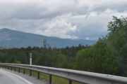 Begynner å bli store fjell og ser du ørnen langt der oppe, midt i bildet?