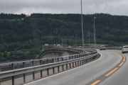 Mjøsbrua er 1420 meter lang, er Norges fjerde´s lengste bro