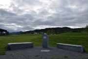 Er noen monumenter her nede, skal vi ta en nærmere titt?