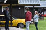 Alle tre satt i en gul Renault 17 og en av dem er min datter og min kommende svigersønn