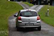 Er det samme bilen, tror ikke det. Kjenner jeg bakparten rett er dette en Renault Clio fra 2008