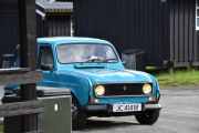 Vår morromann i klubben prøver også å lure seg bort, men det er liksom på en annen måte, og her kommer han i sin Renault 4 fra 1976