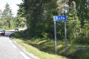 Nå har vi kommet til Åsta som er en bygd i Åmot kommune i Innlandet. Åsta ligger ca. 7 km sør for Rena i Østerdalen