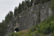 Hvor mange tunneler Rørosbanen har på strekningen Hamar til Støren via Røros, var ikke lett å finne ut av. Men de skriver 6 tunneler og da spørs det om denne her teller
