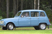 Men det kommer flere og dette er en Renault 4 som ble lansert i 1961 til 1992 og denne er en 1967 modell