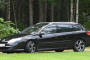 Neste som kommer er en Renault Laguna som ble lansert i 1994 og helt til 2015. Dette er en 2009 modell