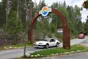 Svigersønn og min datter kommer i sin siste Renault Alpine A310 fra 1980. En skal kanskje bort, så da blir det spennende og se om blir hvit eller gul