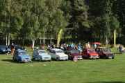 Der kom den, produksjonen av Renault 4 startet i 1961 og varte frem til 1992. Det ble produsert mer en 8 000 000 biler så den ble virkelig en salgssuksess
