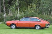 Men noen kjører bil enda, det er en Renault 15 TS som er en 1972 modell med originalt panser. Det betyr at at den har emblemet oppå panseret og ikke i grillen, så vet dere det