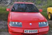 Fredag. Lukt litt på denne, det er en Renault Alpine V6 Turbo fra 1985. Jeg kjørte den til Flisa camping og vet hva den er god for...