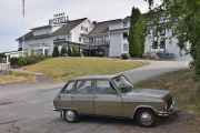 Fredag. Neste stopp er ved Vinger Hotell i Kongsvinger. Vinger Hotell ble bygget i begynnelsen av 1930 årene. Det var allerede den gang et flott praktbygg som huset blant annet Vinger kommunes rådhus frem til sammenslåingen av Vinger og Kongsvinger kommune i 1957