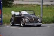 Fredag. Like ved så står det en Volkswagen VW 1300 Cabriolet fra 1969, jeg hilste på eieren og hadde det ikke hvert så varmt, så hadde vi parkert ved siden av hverandre
