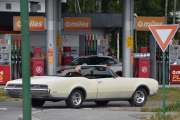 Fredag. Hvis jeg skriver Oldsmobile Delta 88, tror du det er en veteranbil da?