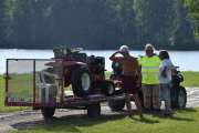 Fredag. Men nå er vi tilbake igjen på plassen, her står det en traktor som byr på problemer
