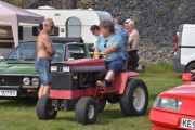 Lørdag. Men nå skal formannen vår ut å kjøre en exklusiv Renault traktor, jeg lurer på om han vet hvilken motor som sitter i den...