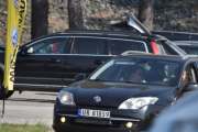 Lørdag. Men det kommer flere, det er Renault familien som kommer med nybilen sin som er en Renault Laguna fra 2009. Den har vi ikke registrert før, da dem kom med sin Renault 4 også