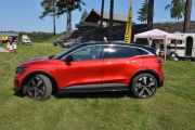 Lørdag. Motor Forum i Elverum har stilt opp med to Renault Megane E-tech Electric som vi får lov til å prøvekjøre litt senere i dag