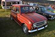 Lørdag, Bil 30. Renault 4 generasjoner. Den første grillen var i perioden 1961 til 1967. Fra 1968 til 1975 kom denne grillen vi ser her. Så i 1976 til 1979 kom den sorte plastgrillen. Så dukket det opp en grå plastgrill i 1980