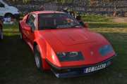 Lørdag. Bil 35. Renault Alpine A310 er bilen med skjermer, men hvordan er det med motoren?  V6 PRV, 220 km/t og akseptabel akselerasjon. Jeg har kappkjørt med den, men skulle gjerne ha visst hva 0-100 var...