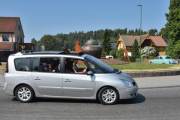 Lørdag. Bil nummer tjueto er en Renault Espace, hvis du har en stor familie, så er dette krembilen
