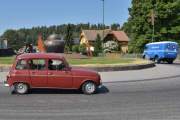 Lørdag. Så kommer Renault familien med sin Renault 4, da vet vi hvilken bil dem kjører i dag