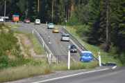 Lørdag. Det er faktisk gøy å kjøre slik i konvoi, og så er det sånn fin motorlyd på slike gamle biler