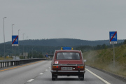 Søndag. Men nå er det snart slutt på motorveien, da burde vi ha en mulighet til å følge dem