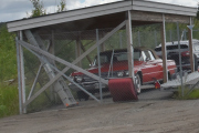 Her inne står det også en spennende bil, det er en Buick 225 fra 1962. Buick Electra 225 er en luksus bil som kom i minst 6 versjoner, hvilken versjon tror du denne er?
