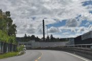 Når du ser en slik pipe må den være gammel, jeg er ikke helt sikker, men jeg gjetter. Mesna Kartonfabrik som ble opprettet i 1915 under navnet Mesna Træsliperi og Kartonfabrik