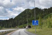 Øyertunnelen som ble åpnet i 2012, en tunnel som hadde alvorlige feil med ventilasjonsanlegget i begynnelsen. Jeg håper dem har rettet på det nå
