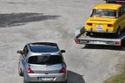 Mens jeg løper nedover så kommer det en Renault Avantime fra 2002, den fins det bare to av i Norge