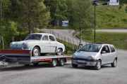 Så hva har en Renault Dauphine fra 1961 og en Renault Twingo fra 2001 til felles? Kanskje litt runde former