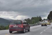 Denne Renault Clio har en topphastighet på 160 km/t, men den må hete noe mer. Renault Clio II kanskje og er en versjon 3