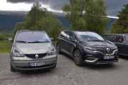 Faktisk litt spennende bilde, bilen før sin tid og den som kom i 2013. Verden er klar igjen