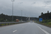 Vi nærmer oss Kolomoen vegkryss og her ser vi Kolomoen bru som åpnet i 2009