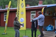 Så kommer to personer opp som passer på Pub Goelette, det fortjenes en premie for dette