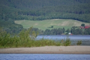 Det er en sandbanke til utenfor den første øya og der sitter det noen fugler ser jeg så vidt