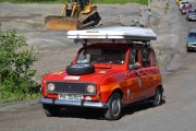 Neste bil er en Renault 4 og den har vært så mange steder at den blunker ikke en gang