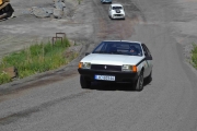 Så kommer en Renault Fuego, kommer`n opp bakken? Det står ikke på bilen men på sjåføren