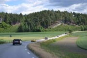 Men det går så fort at det blir luker imellom bilene