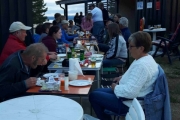 Fredag og grilling og middag og øl, kan det bli bedre?