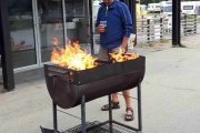 Grillmester, du har kontroll nå? Husk brannfaren